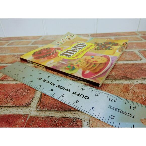 M&M's Fun Stuff Cookbook - Paperback 2013‎ - Colorful and Fun Dessert Recipes - Picture 9 of 13